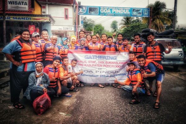 Pengurus PMI Ponorogo Adakan Gathering Dengan Staff Dan Relawan