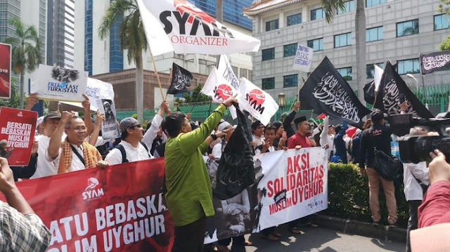 Aksi Nasional Selamatkan Muslim Uyghur, Ormas Islam se-Indonesia Bakal Geruduk Kedubes China Aksi Nasional Selamatkan Muslim Uyghur, Ormas Islam se-Indonesia Bakal Geruduk Kedubes China