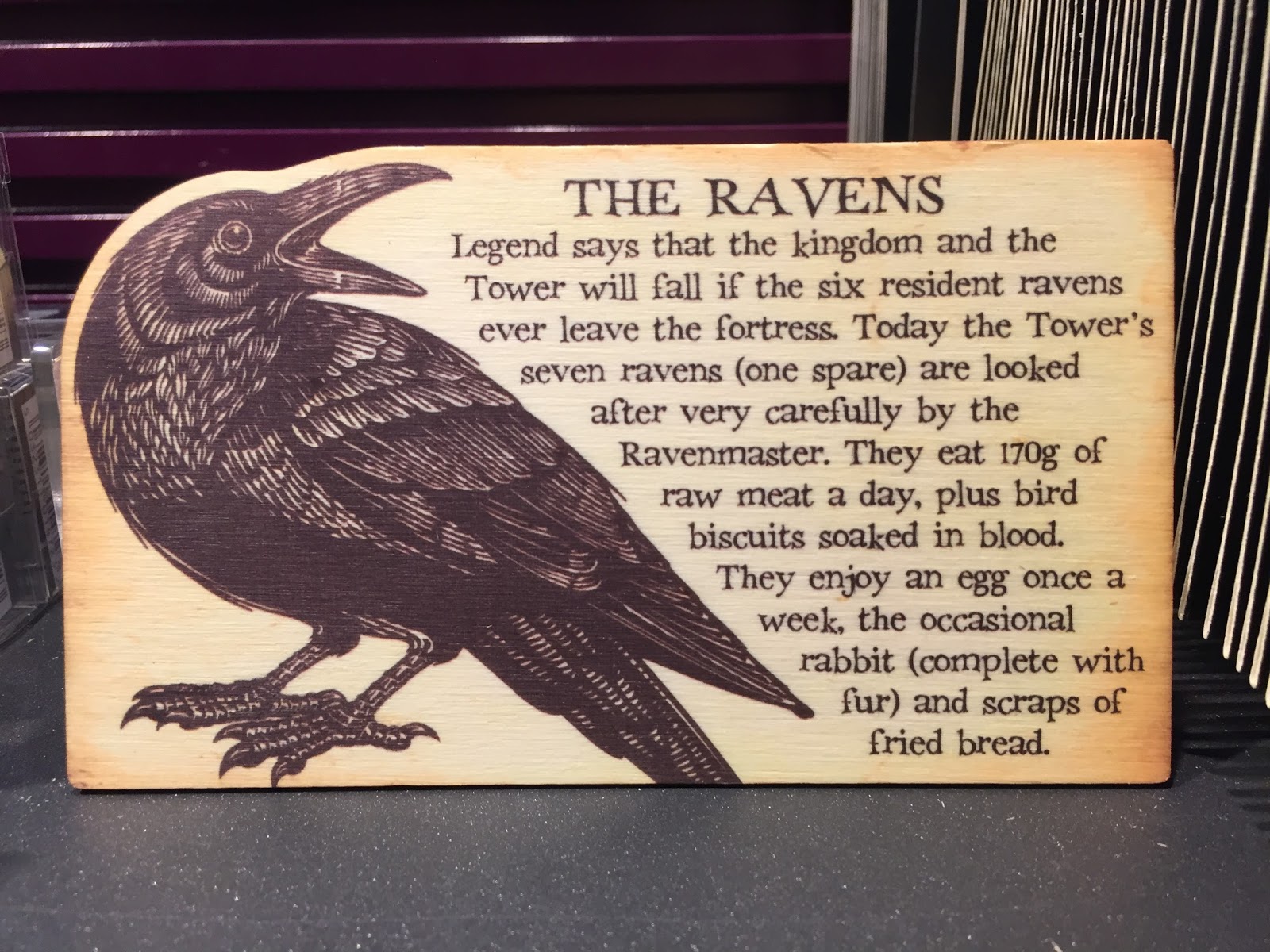Six ravens. Английская Легенда о воронах. Tower Ravens. Тауэрские вороны. Ravenmaster the Tower.