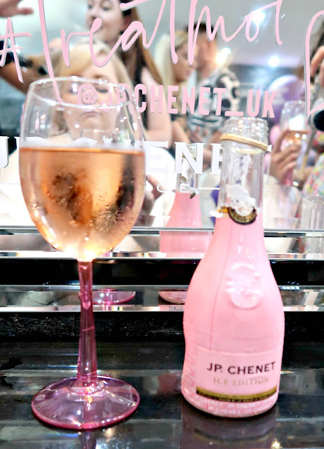 Treatmoi With Jp Chenet Danielle Levy