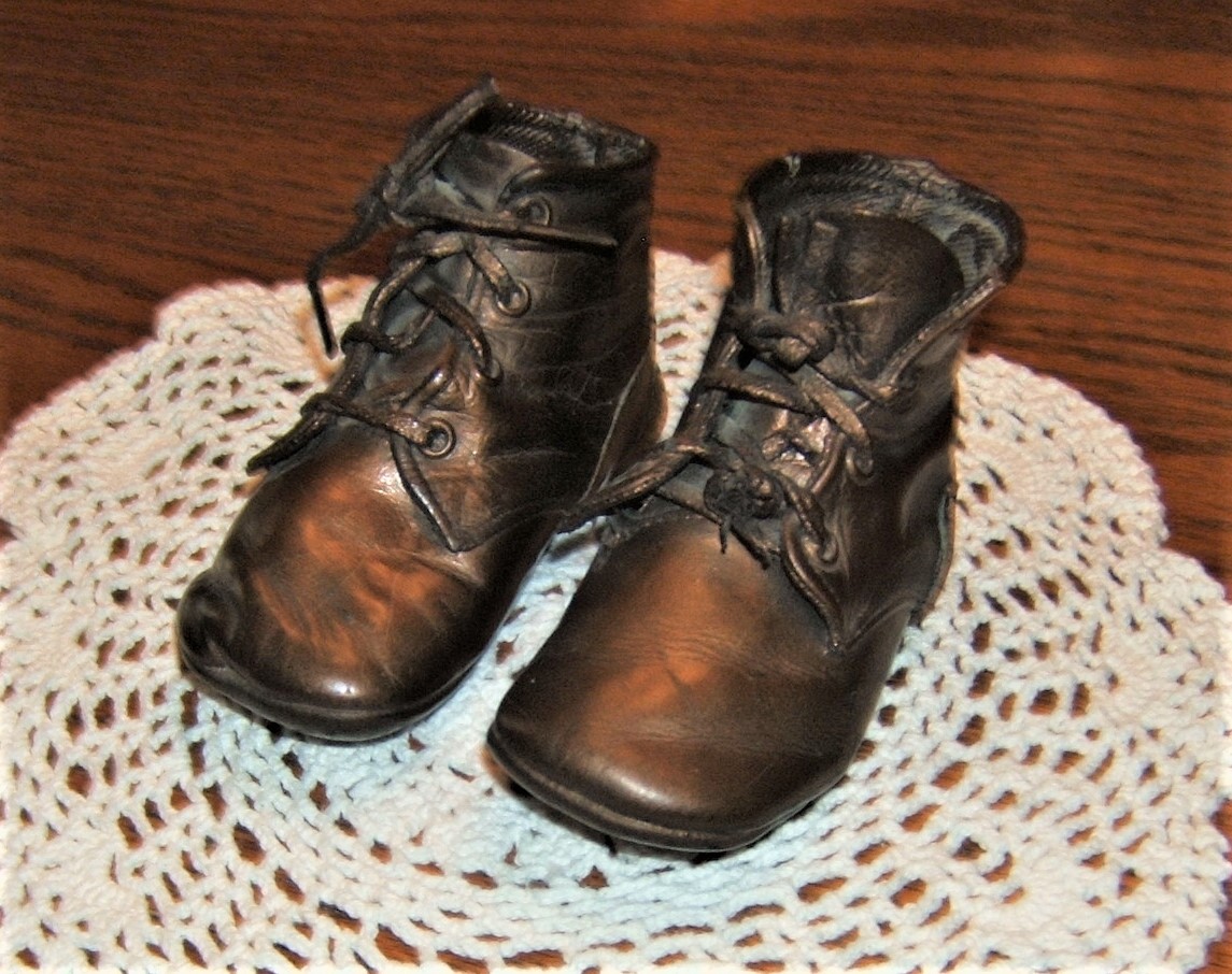 WRIGHTS LANE BRONZED BABY SHOES COMMEMORATE MY FIRST STEPS