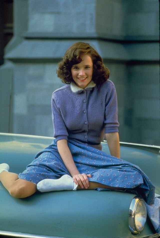 30 Gorgeous Portrait Photos Of A Young Lea Thompson In The 1980s ~ Vintage Everyday 