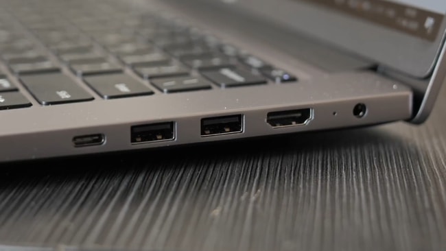 Ports on the right side of the Mi Notebook 14 Horizon Edition.