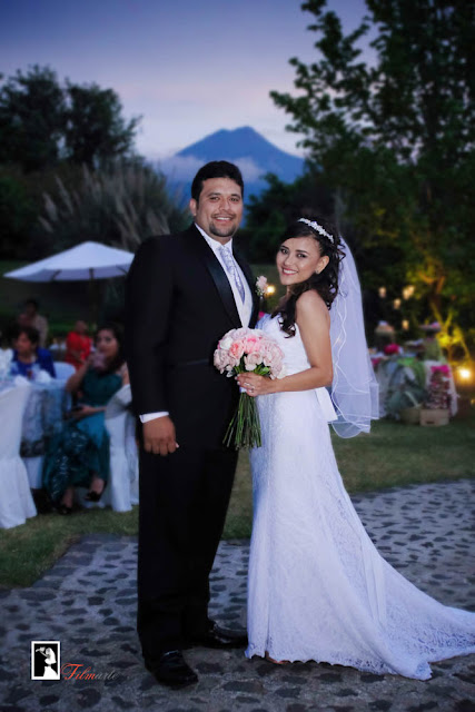 volcan-recepcion-verde eventos-novia-vestido-tiara-bouquet-wedding-antigua-guatemala