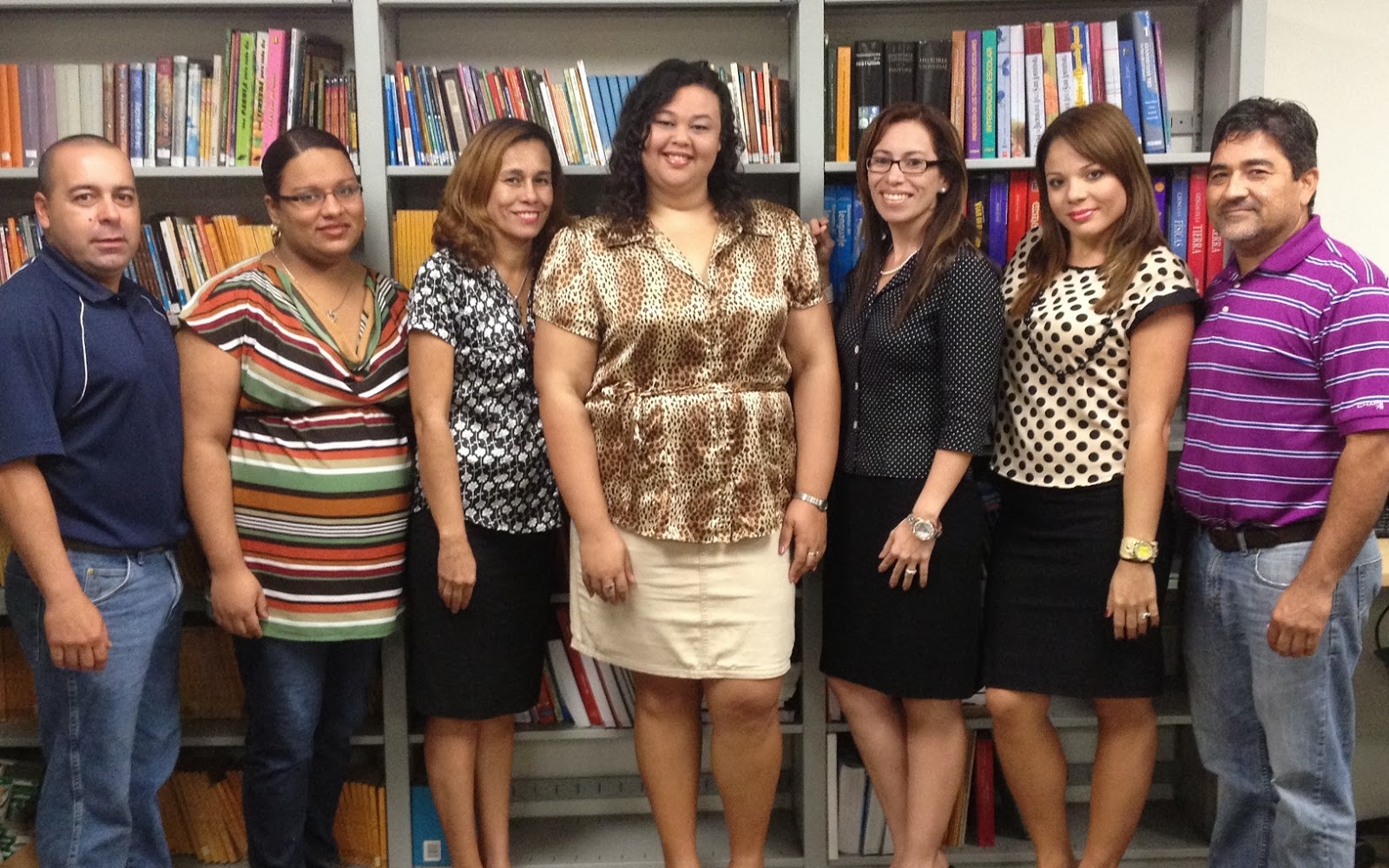 biblioteca-escolar-escuela-intermedia-blanca-malaret-personal-escolar