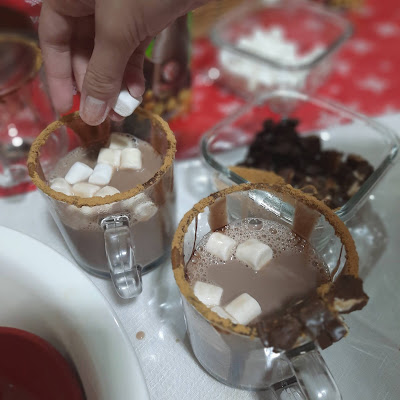 How to Make a Yummy Hot Chocolate Drink for Christmas that #FillsGood in an Instant