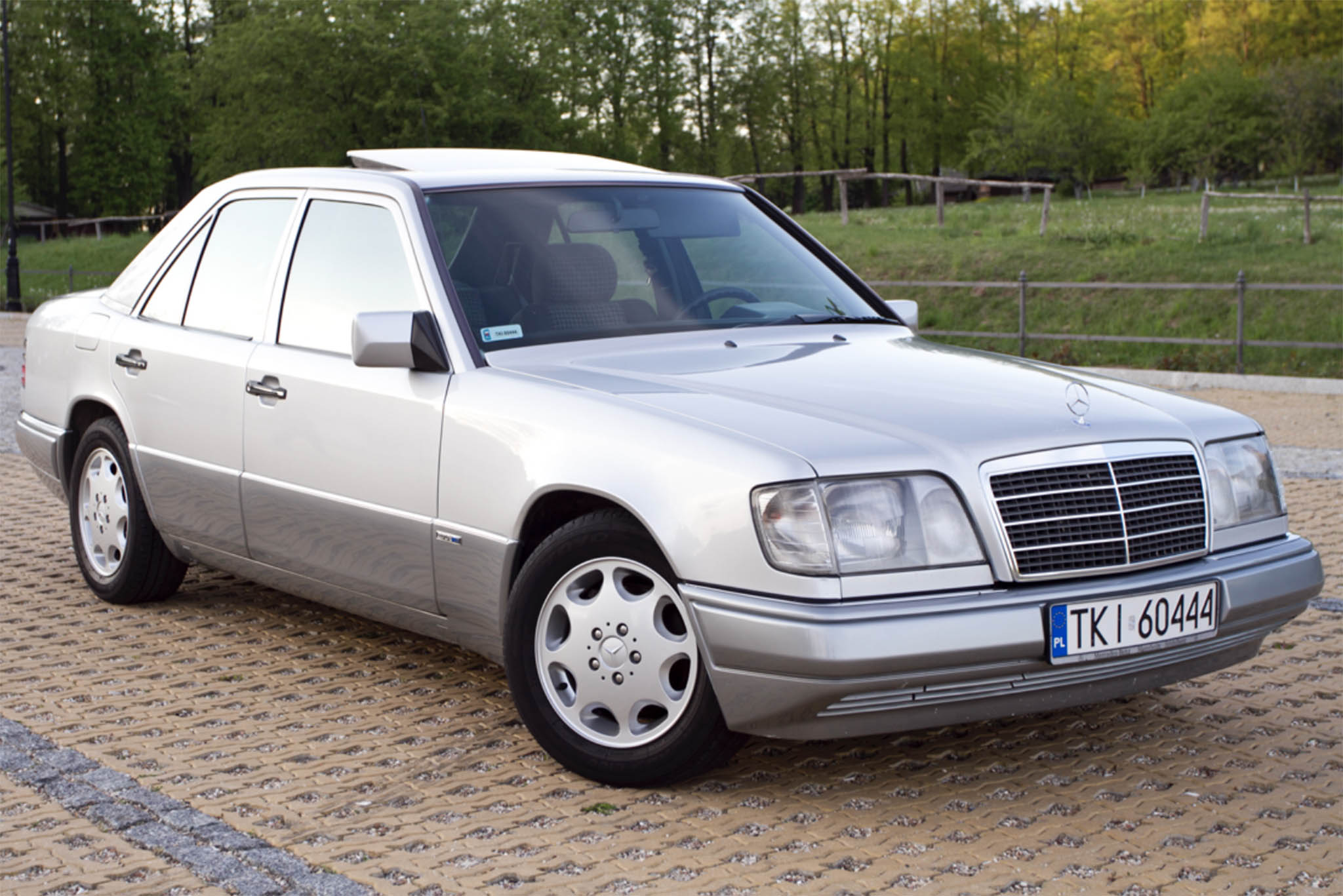 Mercedes Benz e280