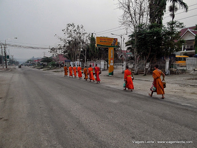 A cerimônia de "almsgiving"