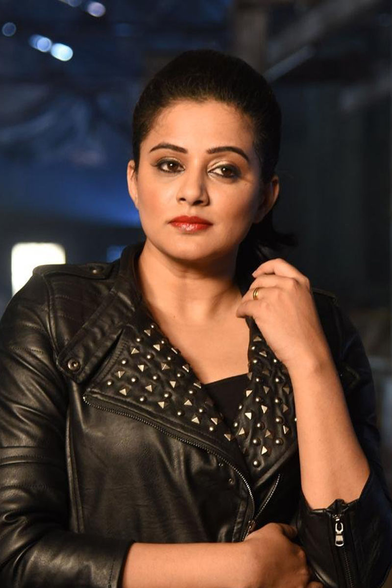 Actress Priyamani New Stills At Sirivennela Movie Shooting Spot