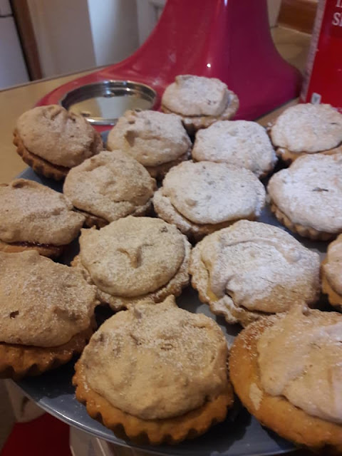 Cosulete cu dulceata si nuca-Mini Baskets with jam and walnuts