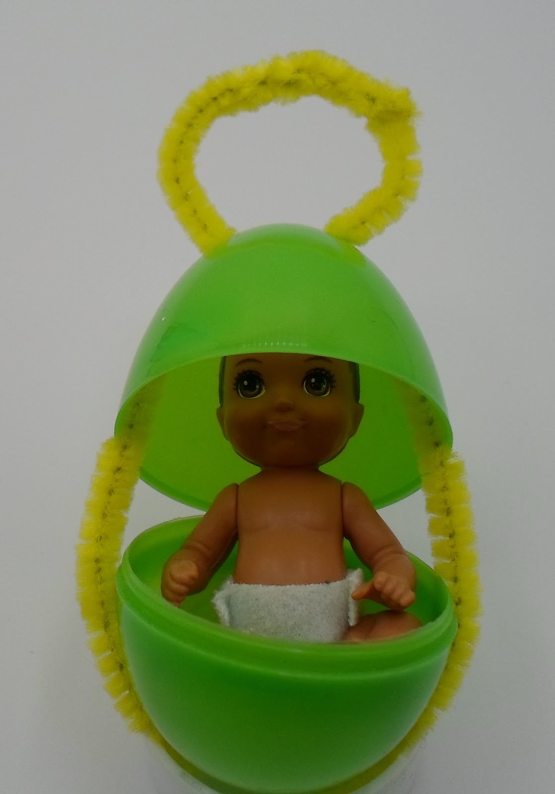 DIY Barbie Blog : Barbie Baby Carrier from Plastic Easter Egg-Kids