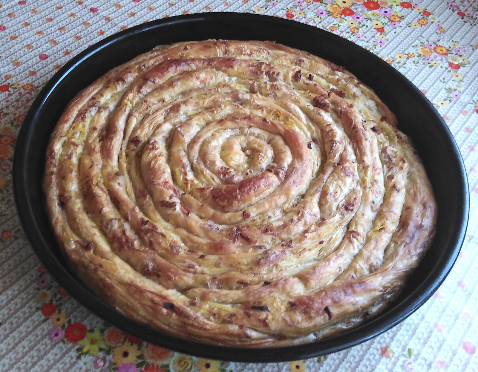 Danina kuhinja Pita sa mesom i krompirom ( Šareni burek)