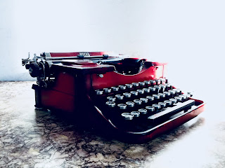 1930-royal-portable-typewriter