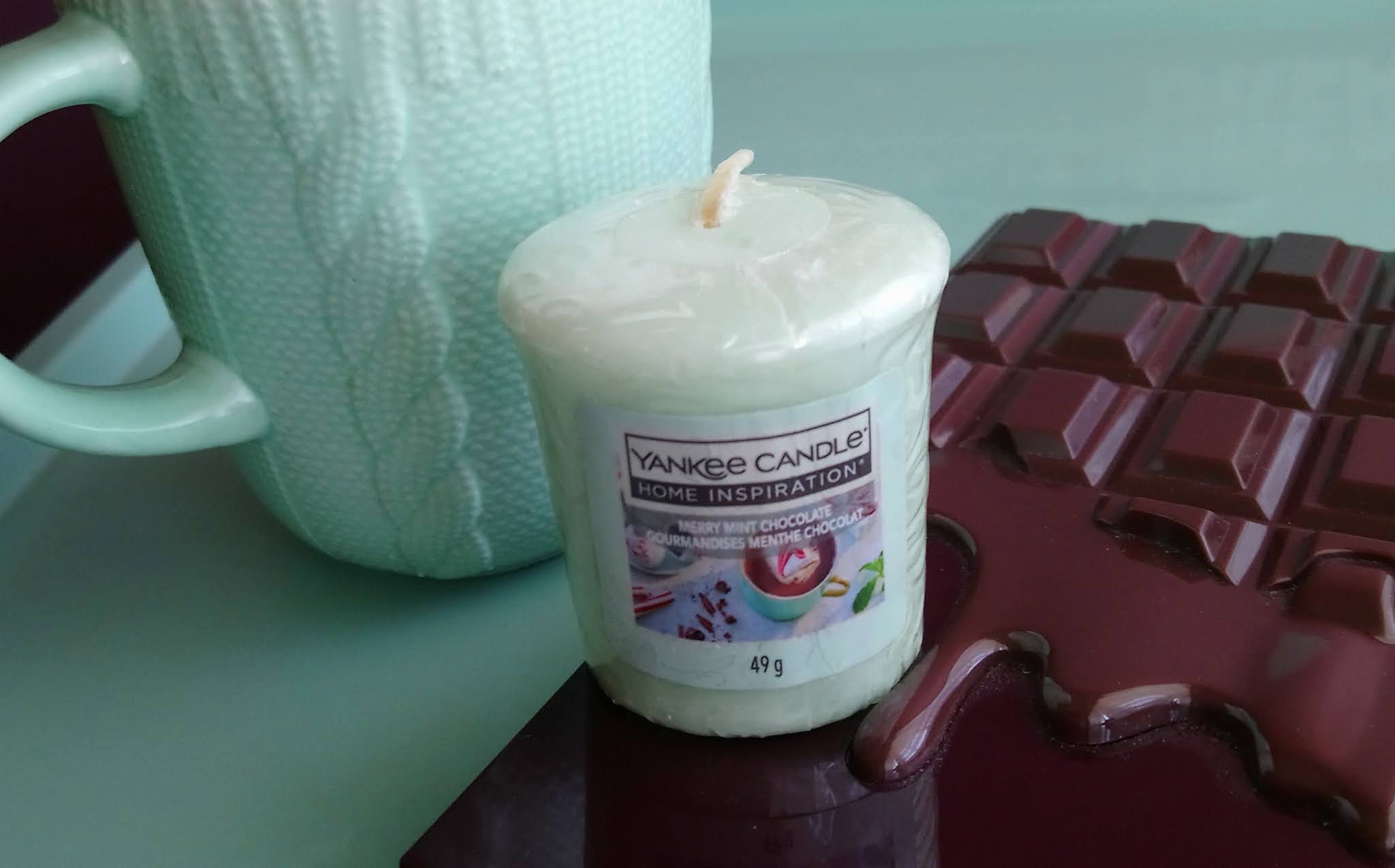 Jaskinia zapachów świeczka / wosk Yankee Candle Home Inspiration Merry