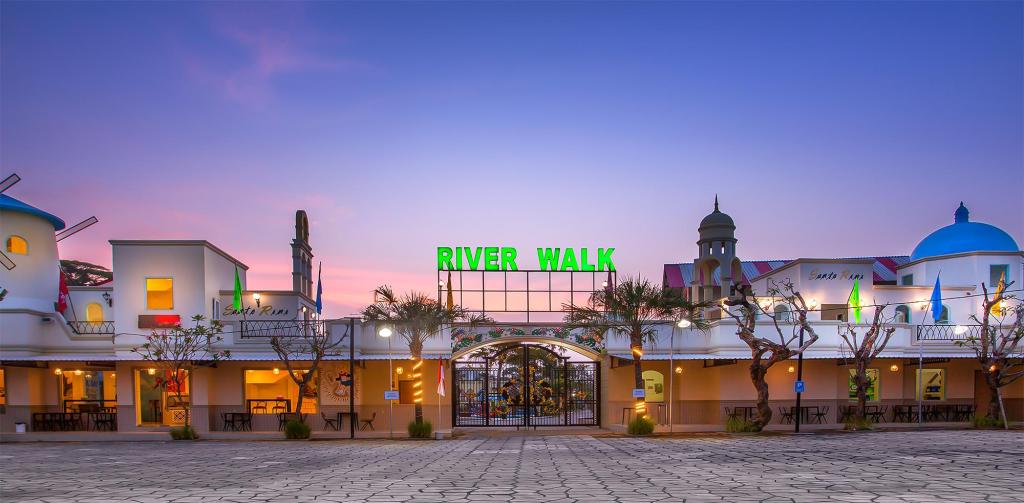 River Walk Boja