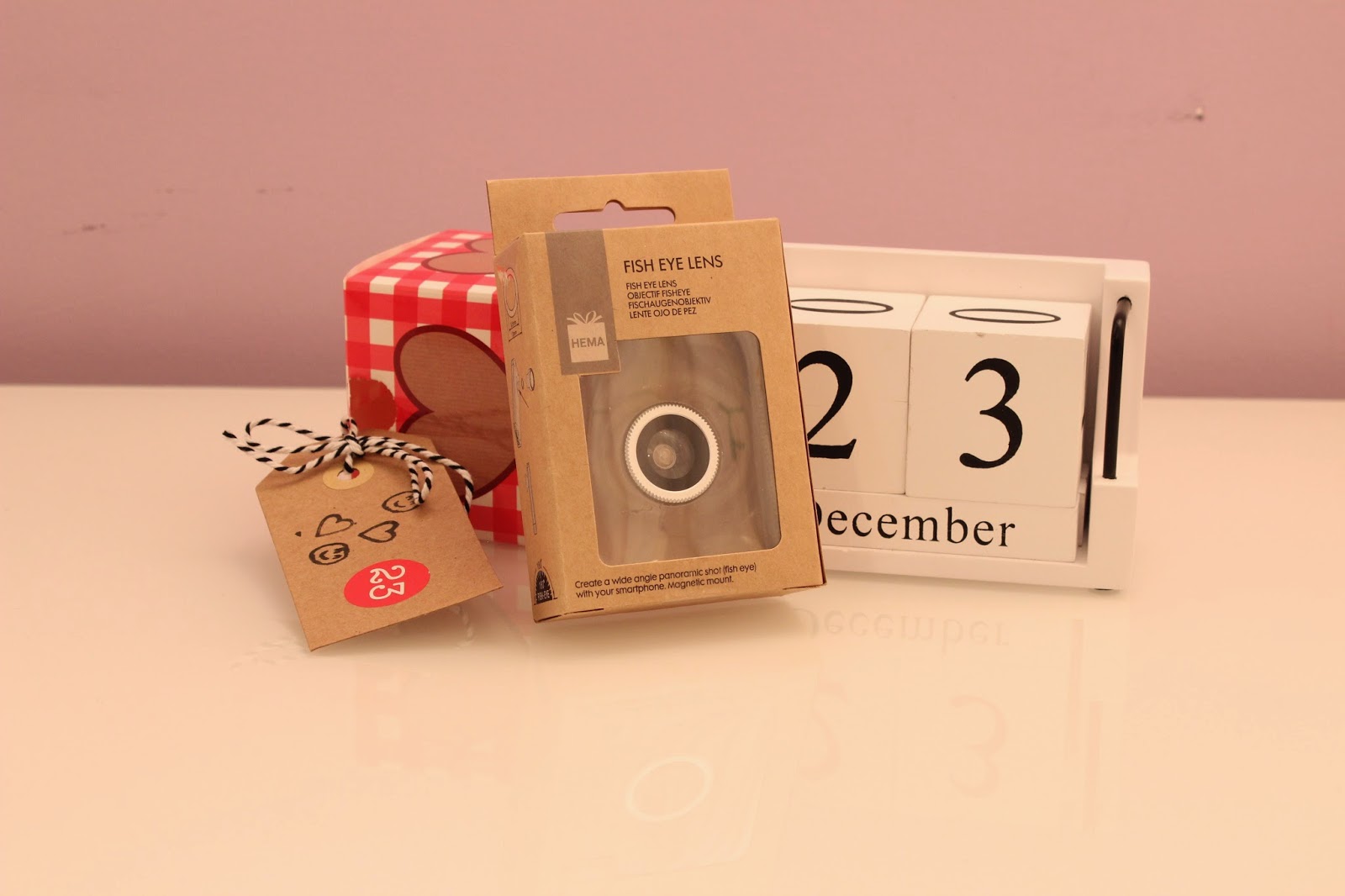 cottoncandyblondies Advent Calendar Day 23 Fish Eye lens Hema