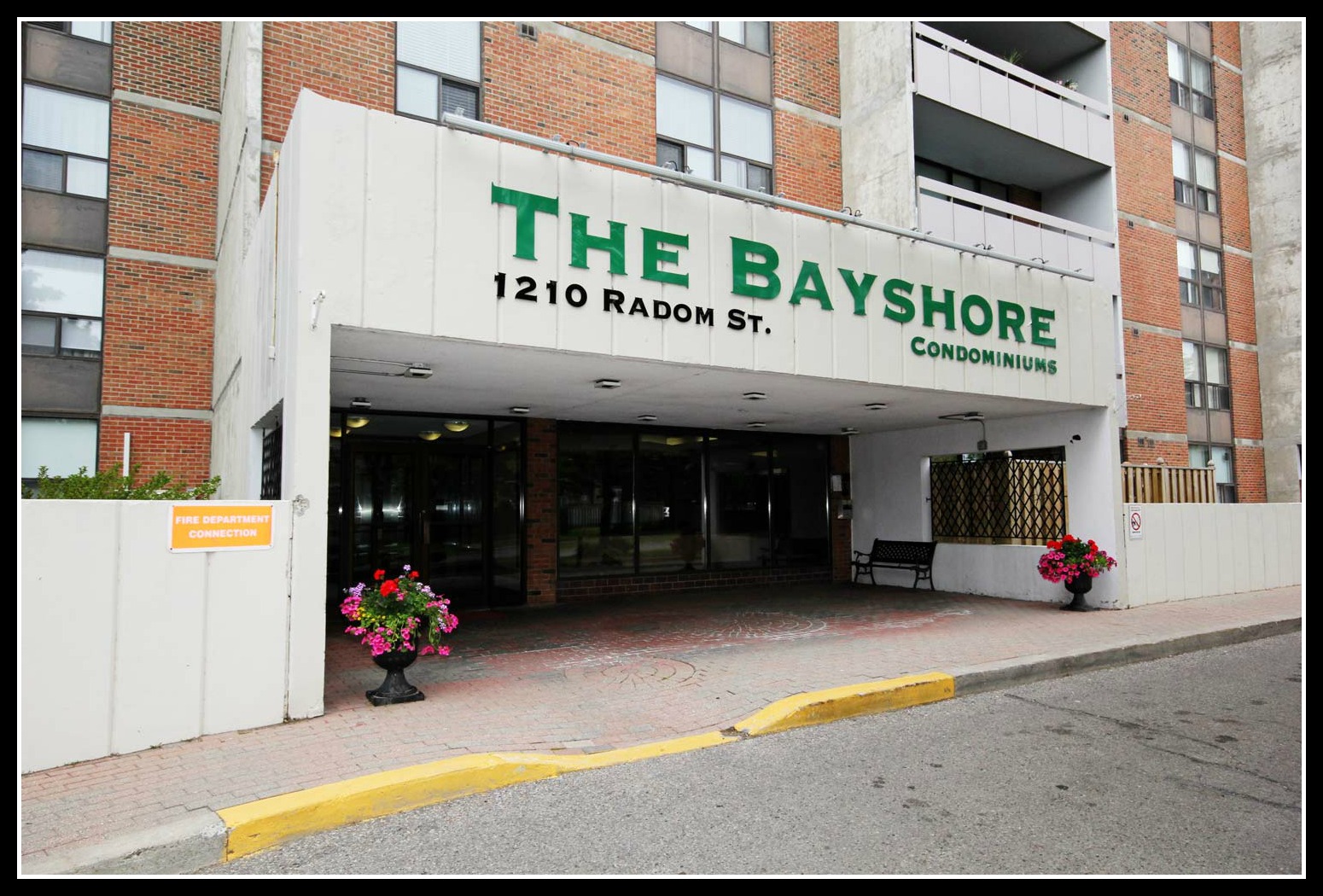 Michelle Makos, Broker Owner Royal Heritage Realty Pickering, Ajax