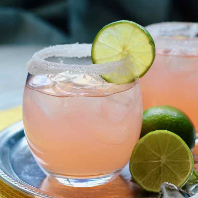 PALOMA DE TEQUILA CON UN TOQUE DE TORONJA LA CRUDOTA