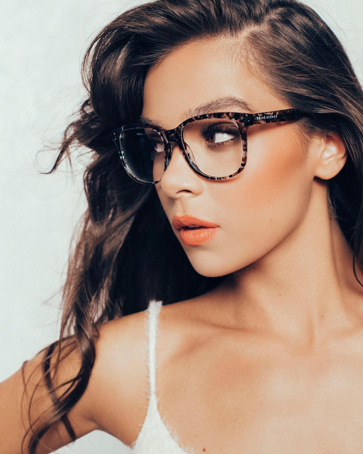 Hailee Steinfeld - Prive Revaux, 2021