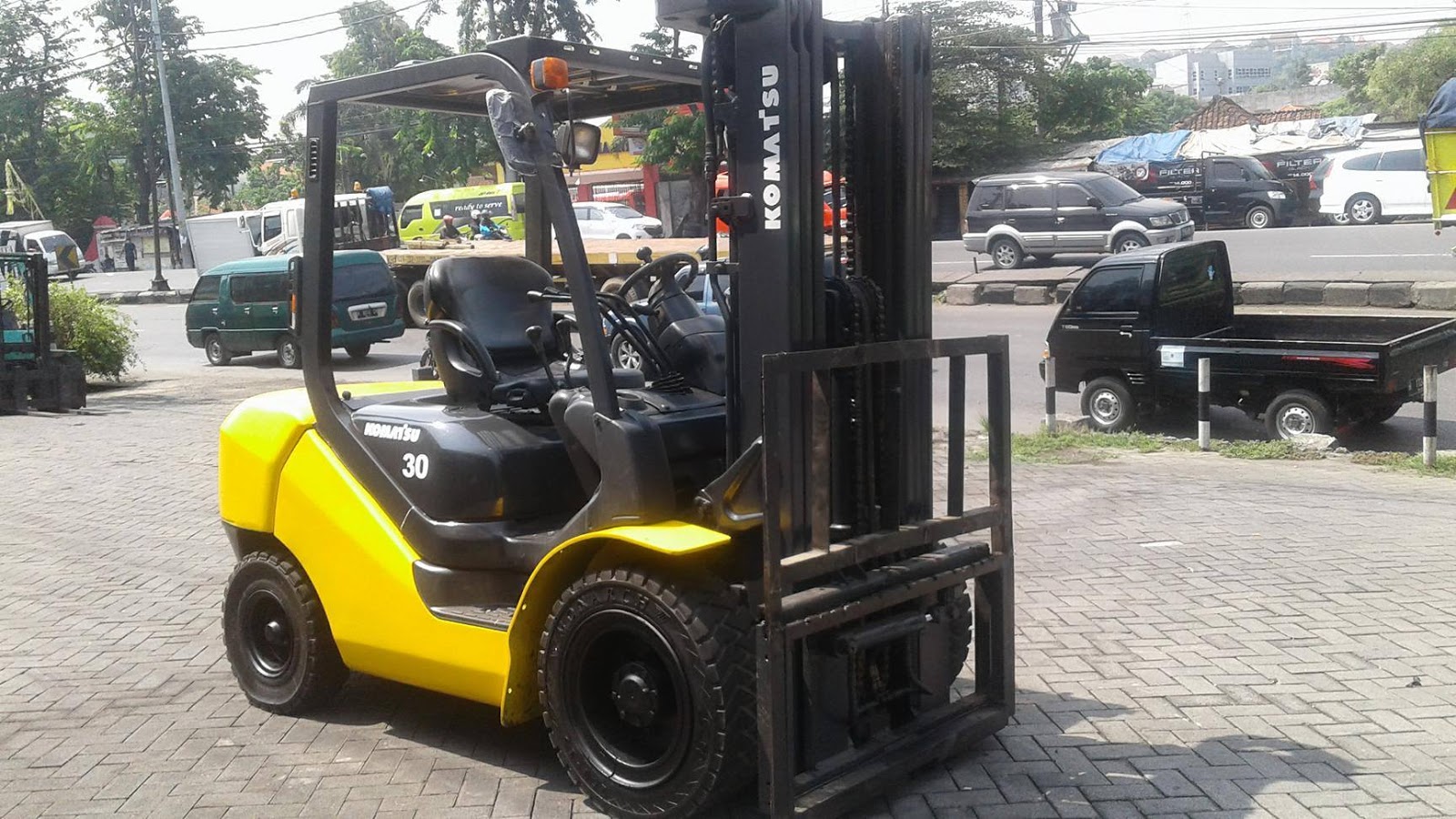 FORKLIFT KOMATSU FD30 17 CV. Mandiri Sukses Abadi