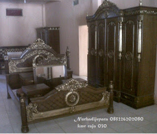 kamar set raja  set kamar raja, kamar set pengantin raja, set isi kamar. kamar set mewah, kamar set ukir jati .15,7 jt terdiri .dipan raja. tolet raja. nakas raja.almari raja