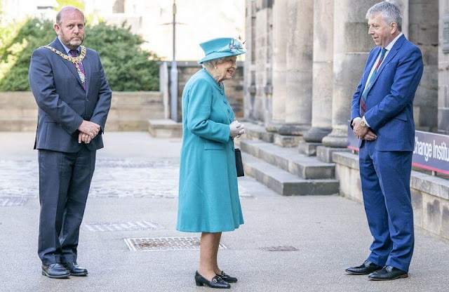 Queen Elizabeth and The Princess Royal visited The Edinburgh Climate Change Institute in Edinburgh