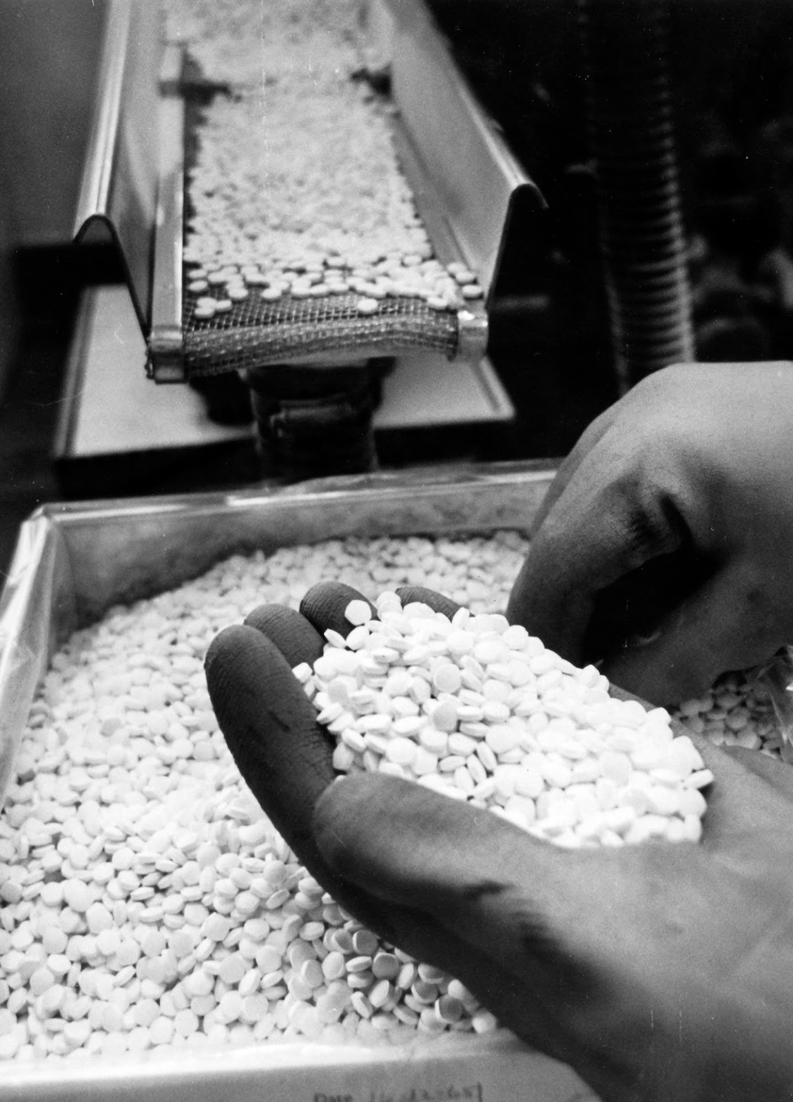 Testing Condoms in 1935, and Other Old Forms of Birth Control Vintage