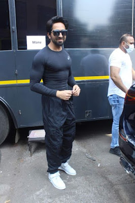Photos: Ayushmann Khurrana was snapped while shooting for his upcoming project at a studio in Juhu