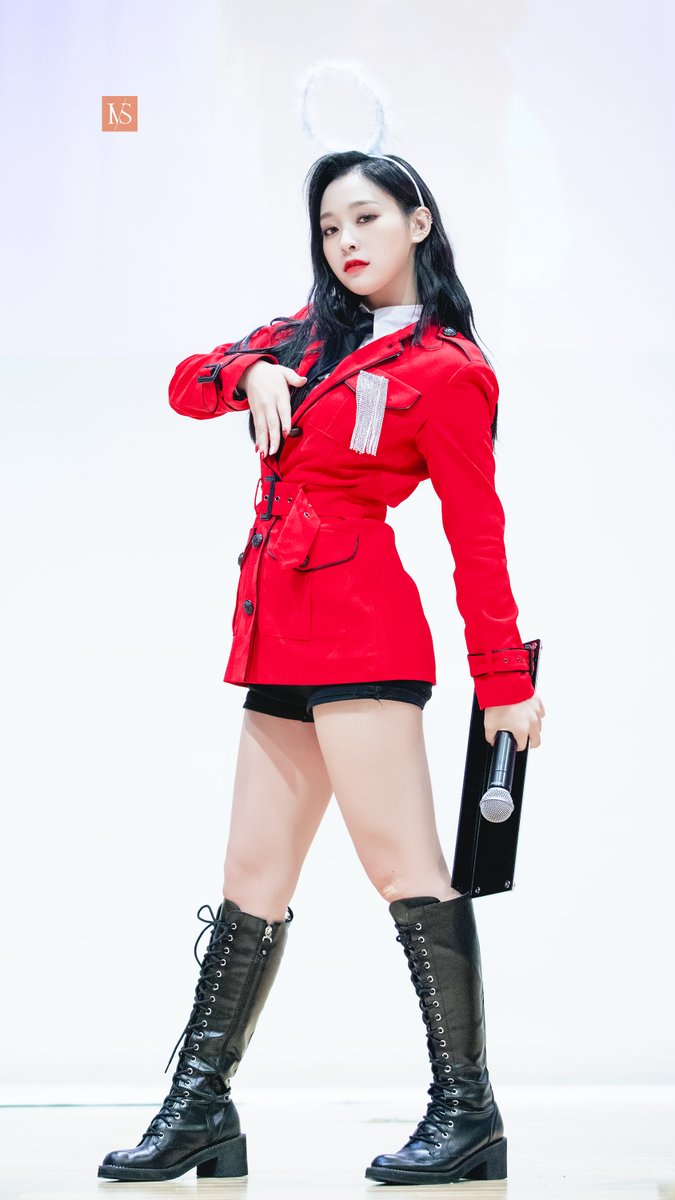 빨간제복에 비주얼+분위기합 쩔었던 여돌 | 인스티즈