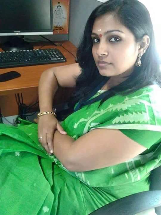 NEW Mallu aunties Photos kerala malayali wives Mallu hot aunties and Housew...