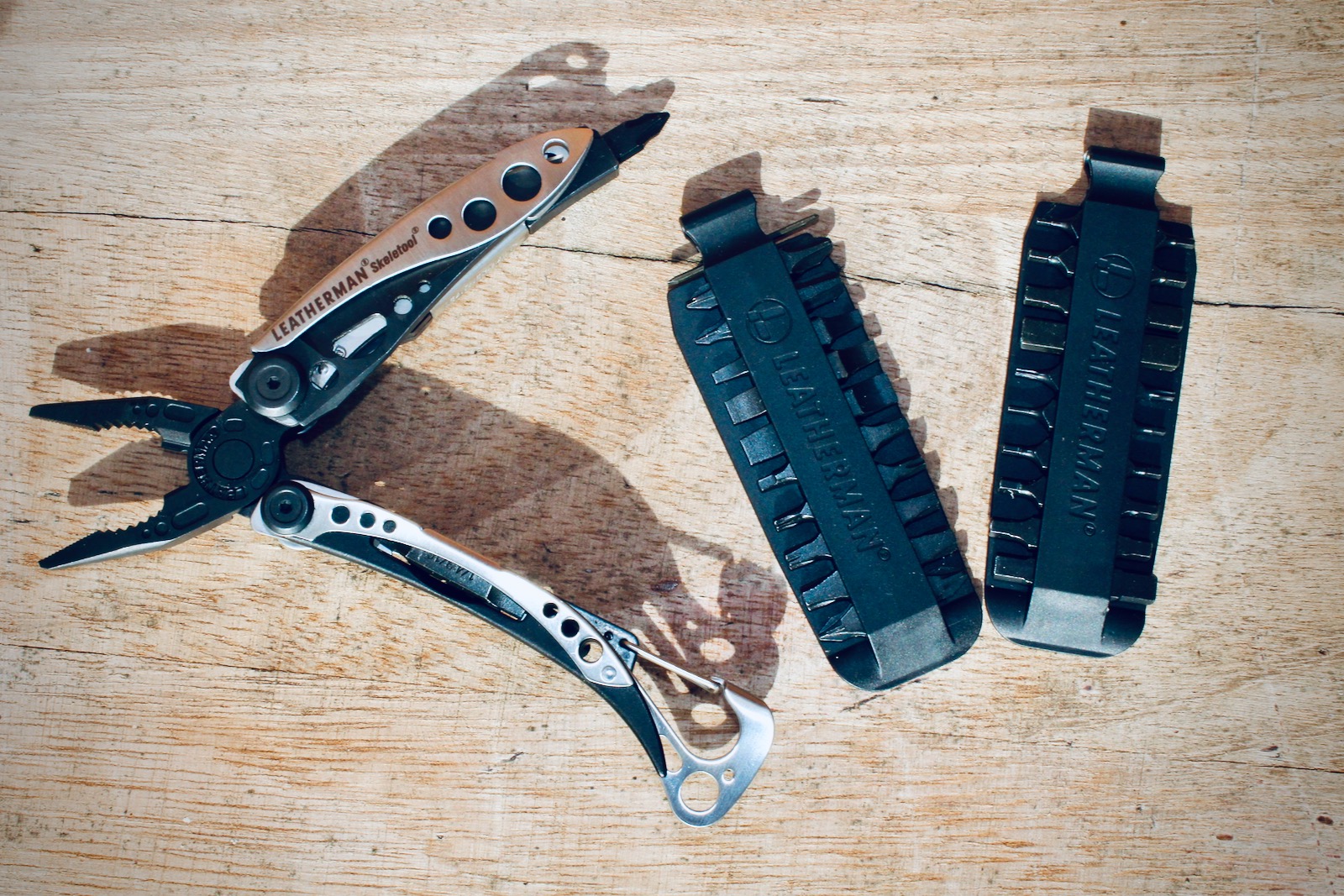 Review Leatherman Skeletool MultiTool Pliers and Bit Kit