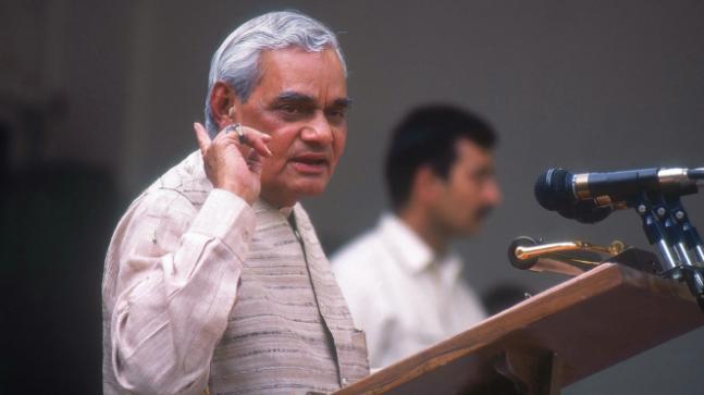 atal bihari vajpayee in marathi, atal bihari vajpayee death, atal bihari vajpayee stories, अटल बिहारी वाजपेयी किस्से, atal bihari vajpayee kisse, atal bihari vajpayee and manmohan singh, prime minister of india, अटल बिहारी वाजपेयी माहिती, वाजपेयी आणि मनमोहन सिंग
