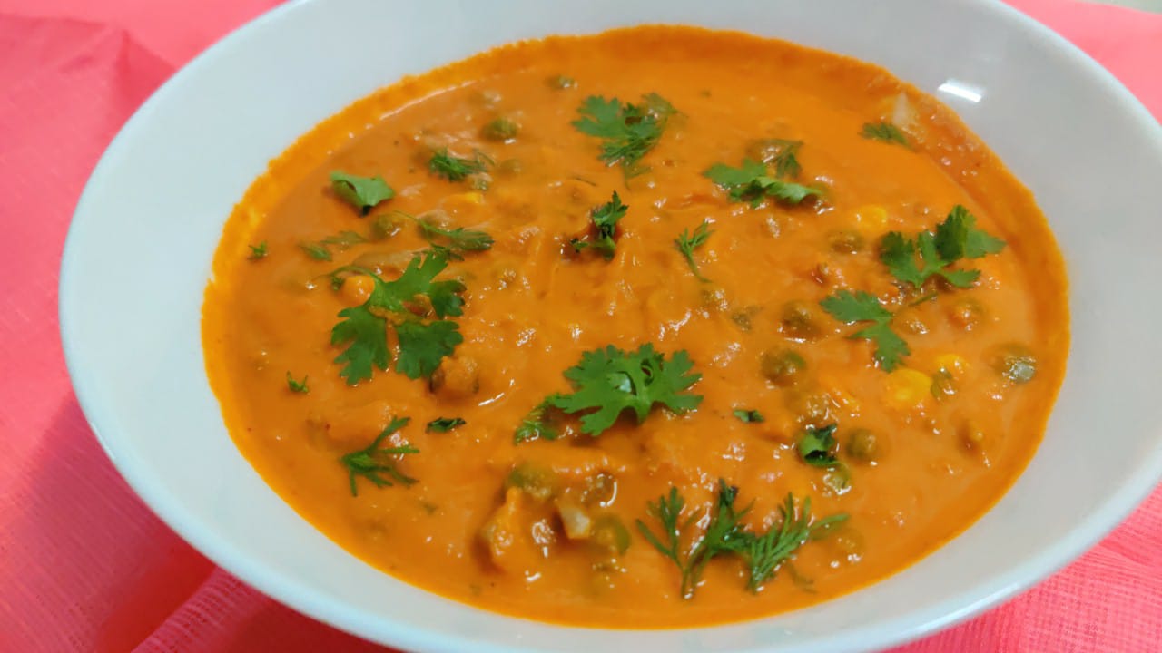 Easy, Tasty North Indian Style Mixed Veg Curry For Chapathi