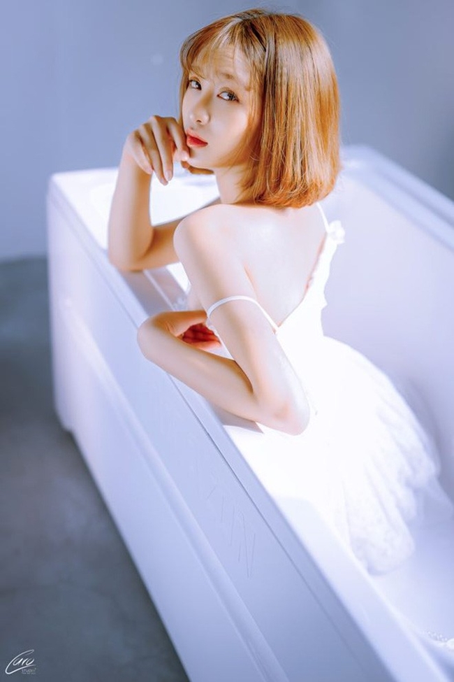 Lyly Sury lộ ảnh nóng