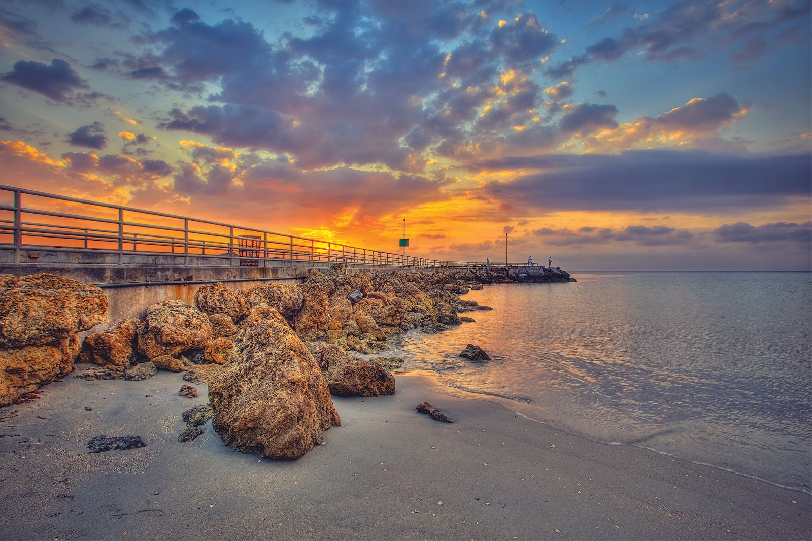 глубина цвета 8 и 10 бит разница. 8 бит vs 10 бит. Hdr 10bit. краснозерскиq рвк фото. House hdri.