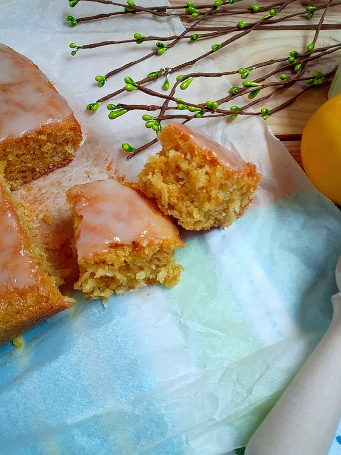 Brownie de limón y coco. Receta de blondie. Lemon blondie recipe. Postres de verano, sencillo, fácil, rápido, rico. Desayuno, merienda. Coconut Cuca