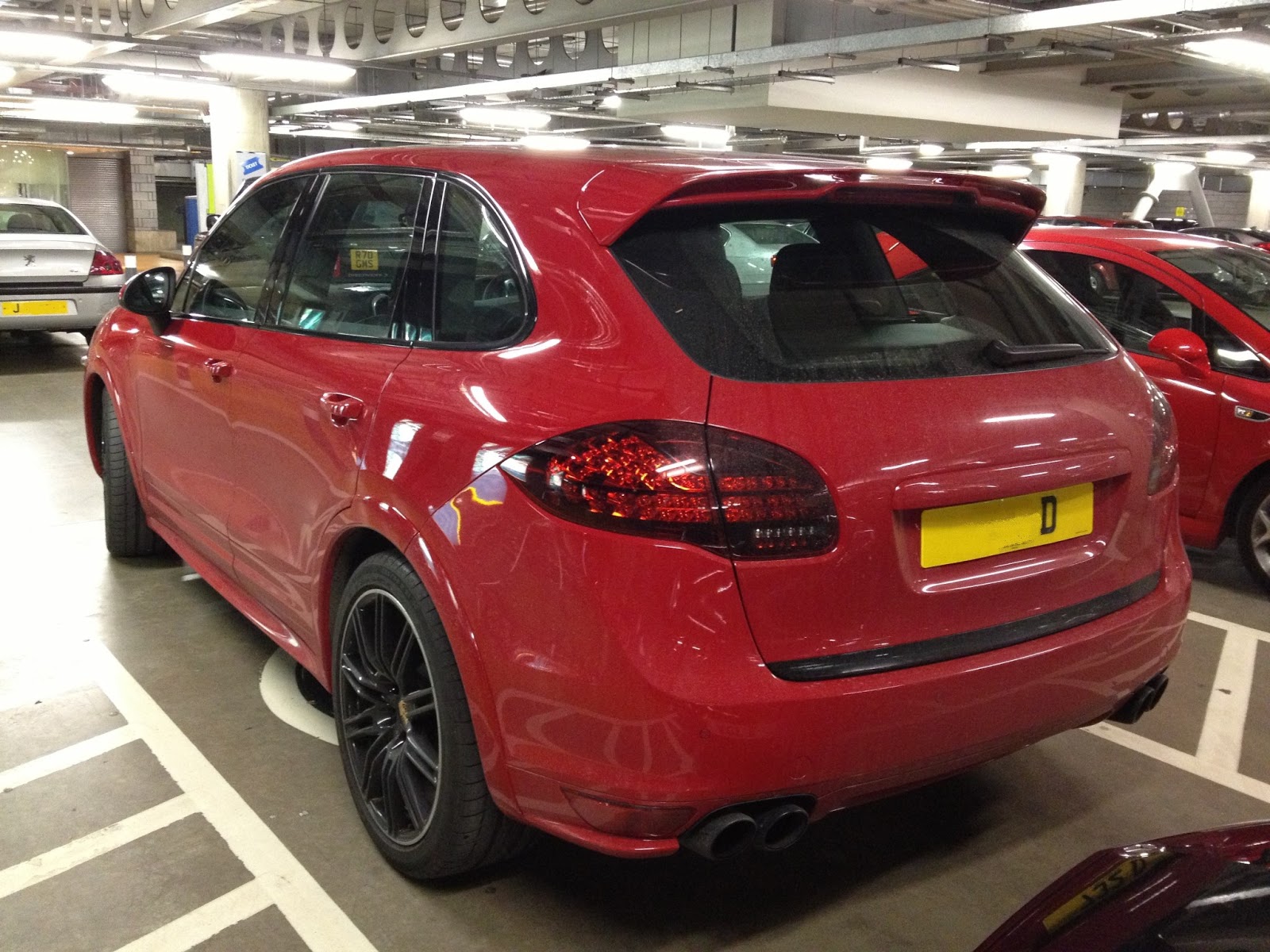 Dream Car Spotter Porsche Cayenne GTS Red