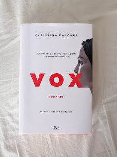 Vox - Christina Dalcher Recensione no-spoiler Felice con un libro