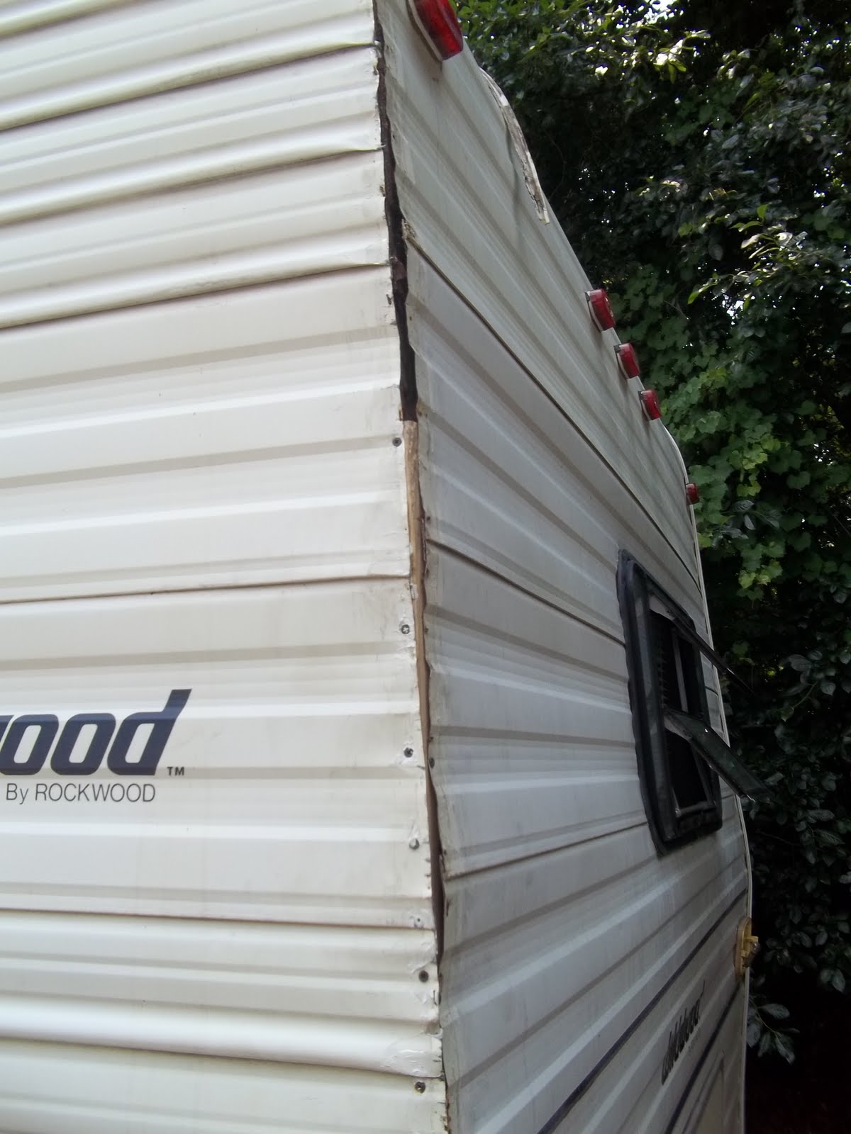Plastic Moulding Trim >> Our Life RV FullTimers: Fixing Corners Plastic Moulding Trim >> Our Life RV FullTimers: Fixing Corners