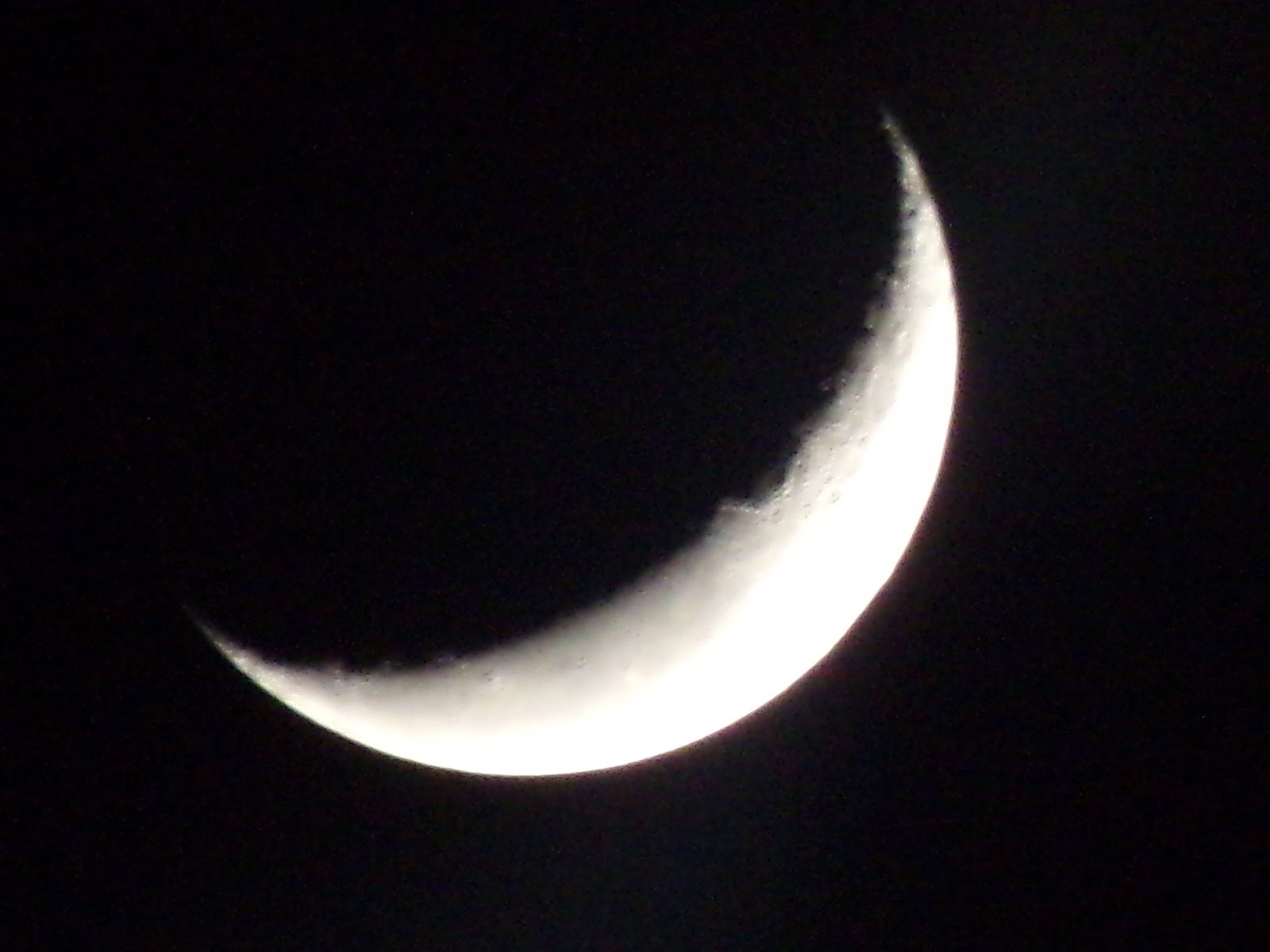 Lunas y Luces Luna 4 de Febrero 6 a.m. Cuarto Menguante. Decreciendo