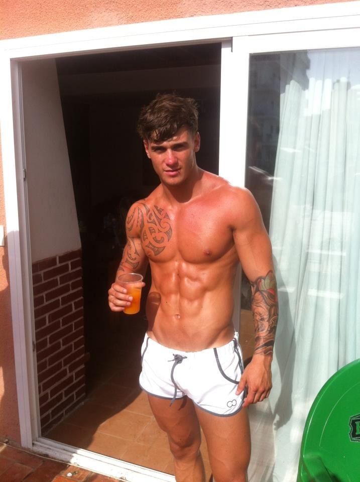 handsome-shirtless-tattoo-body-abs-dude-drinking