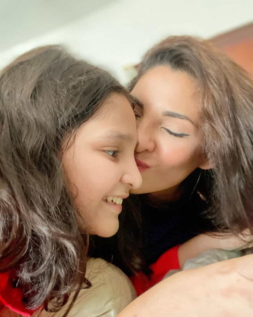 Zhalay Sarhadi Awesome Pictures with Husband and Daughter Zhalay Sarhadi Awesome Pictures with Husband and Daughter