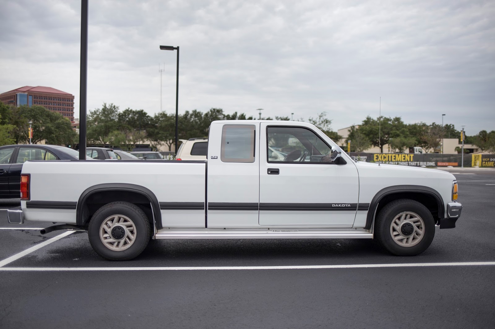 93 Dodge Dakota - Wanna be a Car