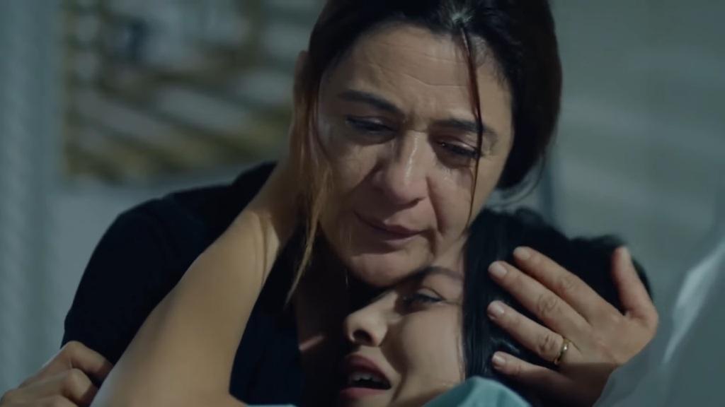 Wieczna miłość odcinek 237: Upadek imperium Kozcuoglu! Emir próbuje uciec za granicę! [Streszczenie + Zdjęcia]