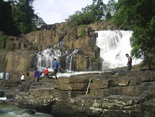 Wisata dengan Air terjun 