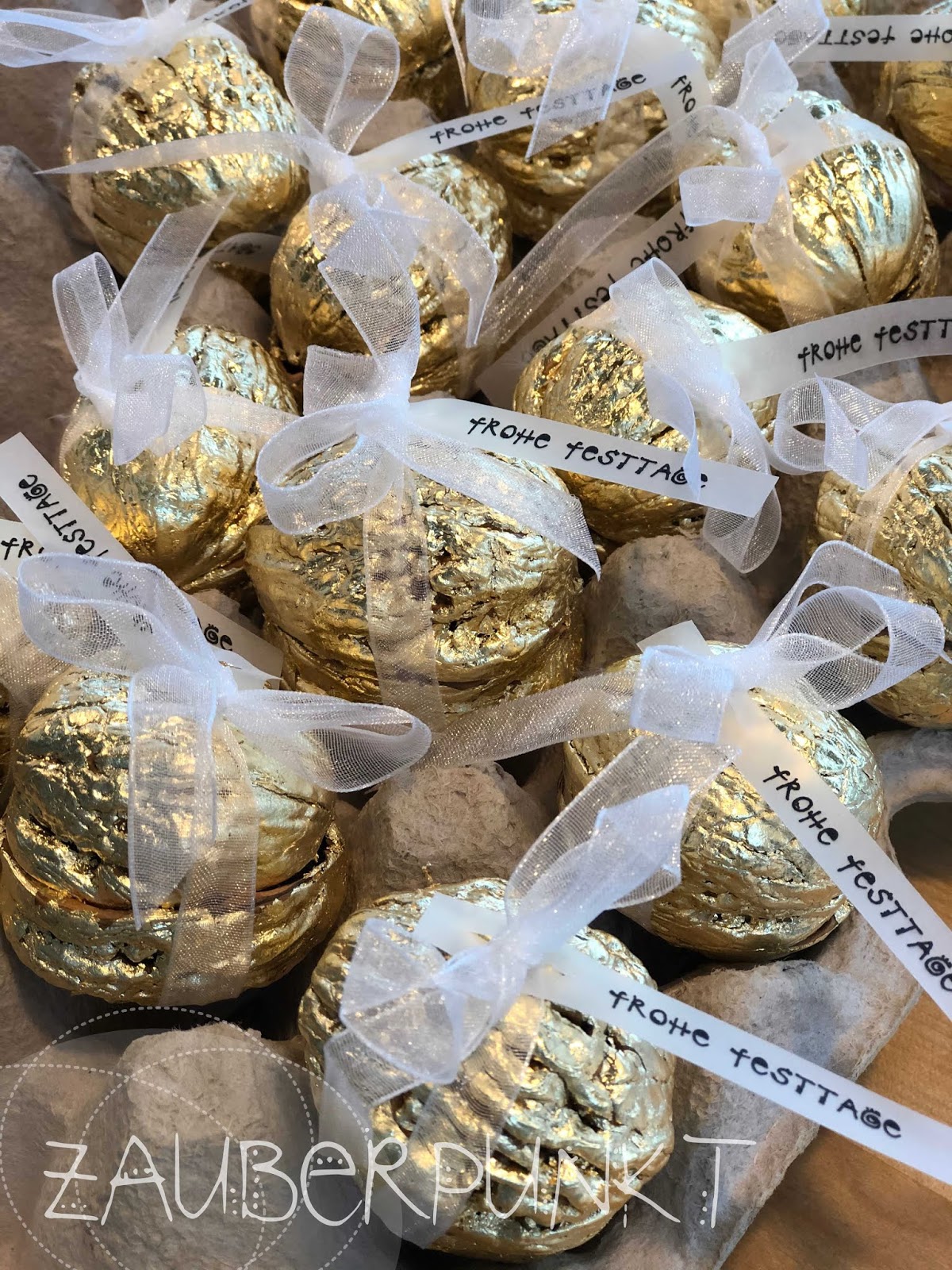 *ZAUBERPUNKT*: GOLD - Überraschungs - NUSS {ein weihnachtliches ... *ZAUBERPUNKT*: GOLD - Überraschungs - NUSS {ein weihnachtliches ...