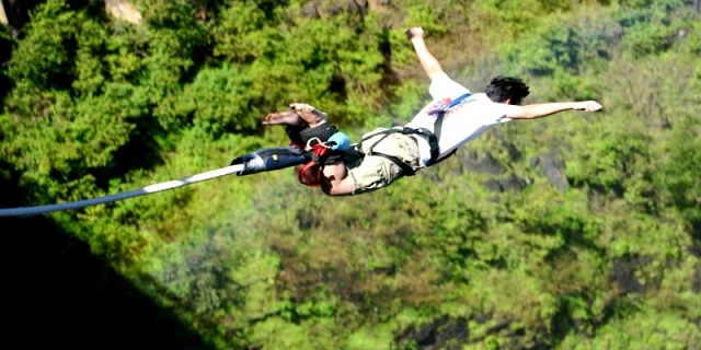  Are yous 1 of those whose persuasion of a opor-garai is partaking inwards thrilling adventurous activ Place to visit in India: Top six Bungee Jumping Spots inwards Republic of Republic of India 