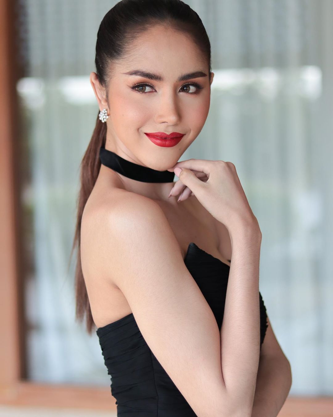 Issaree Nat Mungman Most Beautiful Thailand Transgender in a Evening