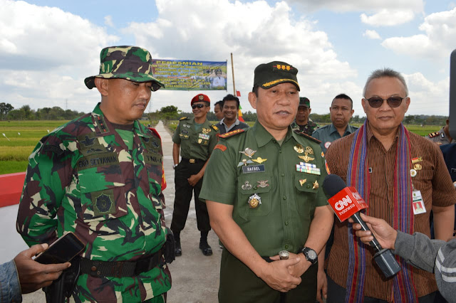 Danrem Granada Baay : Saya Berharap Warga Merawat Semua hasil TMMD Danrem Granada Baay : Saya Berharap Warga Merawat Semua hasil TMMD