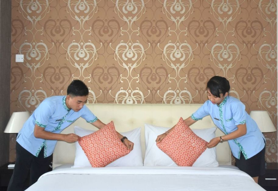 Tugas dan Tanggung Jawab Room Attendant dalam Pelayanan Beserta Cara